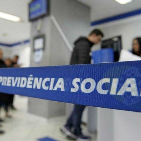 PORTARIAS AMPLIAM A JORNADA DOS SERVIDORES DO INSS PARA DIMINUIR A FILA DE REQUERIMENTO